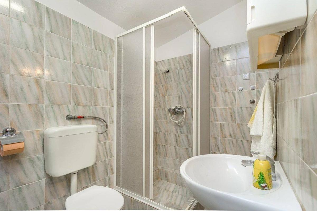 Apartments Dragica Valbandon Экстерьер фото