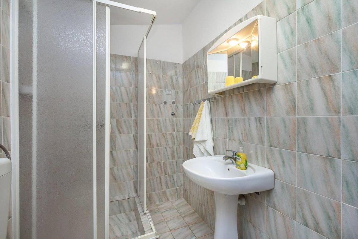Apartments Dragica Valbandon Экстерьер фото