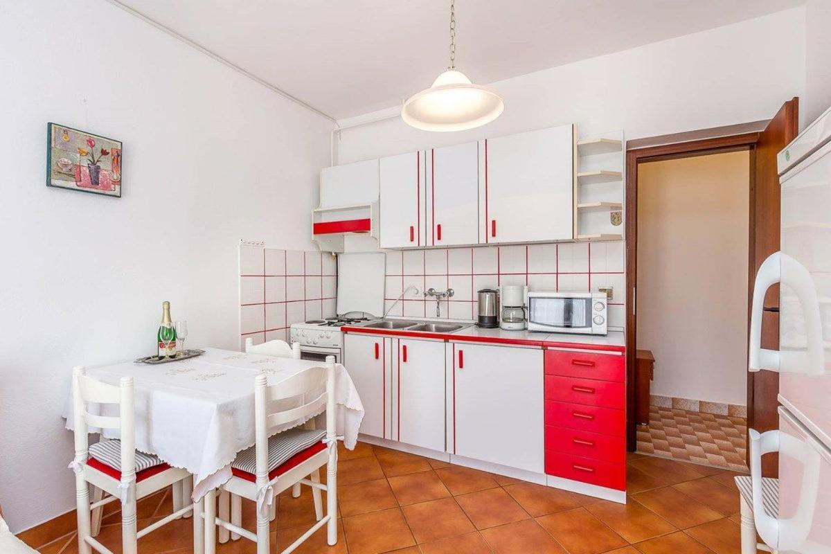 Apartments Dragica Valbandon Экстерьер фото