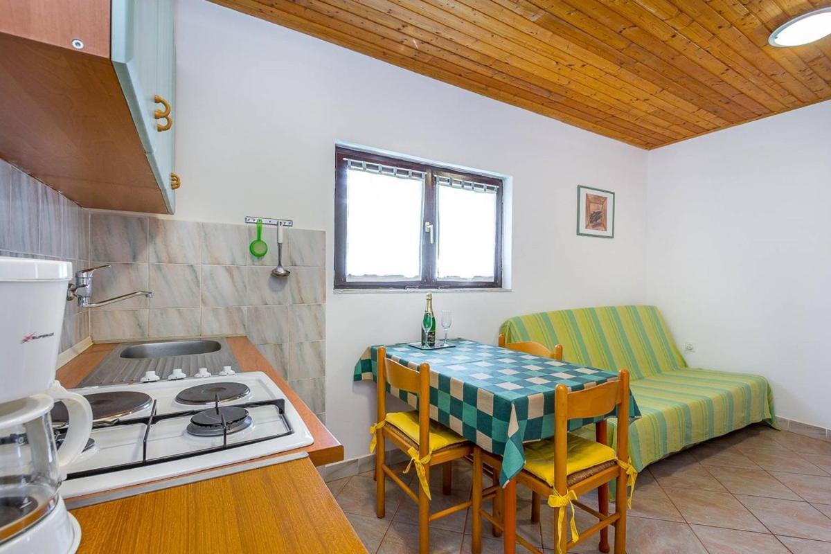 Apartments Dragica Valbandon Экстерьер фото