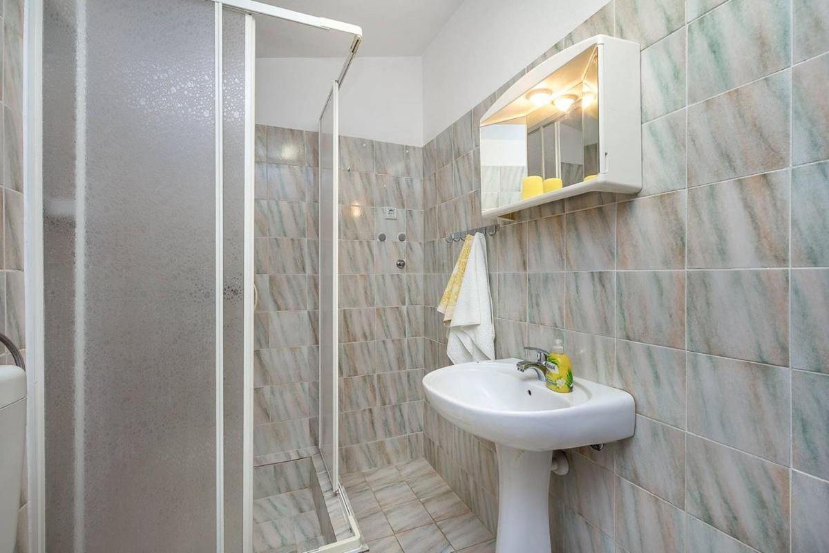 Apartments Dragica Valbandon Экстерьер фото