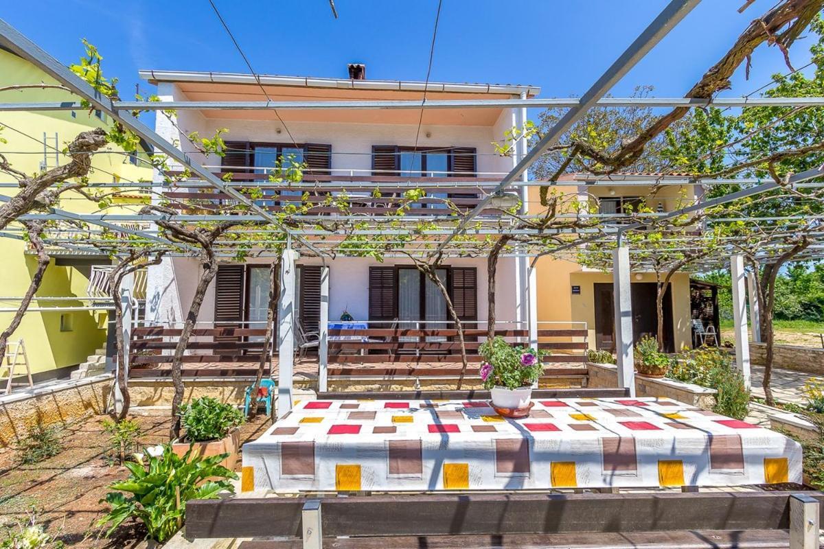 Apartments Dragica Valbandon Экстерьер фото