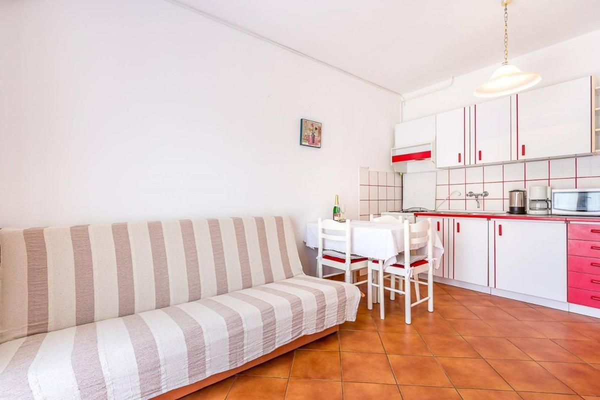 Apartments Dragica Valbandon Экстерьер фото